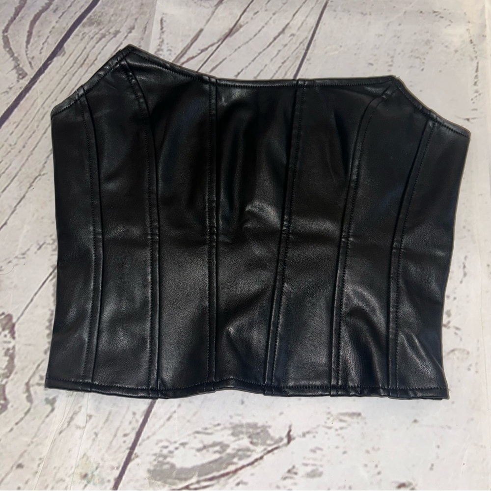 💙Forever 21 Black Crop Top